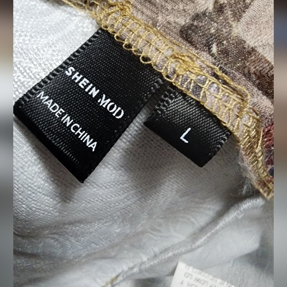 Cat print mini skirt - Picture 3 of 5